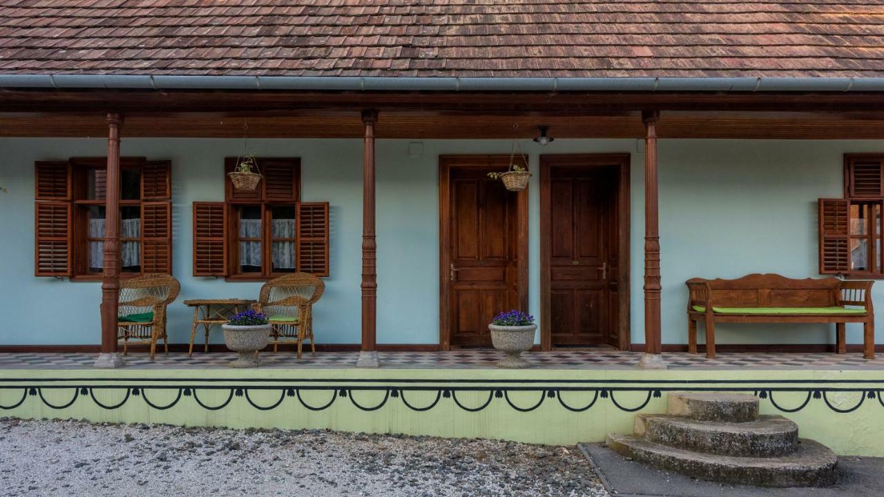Noresa Etterem Es Panzio Szálka Eksteriør billede